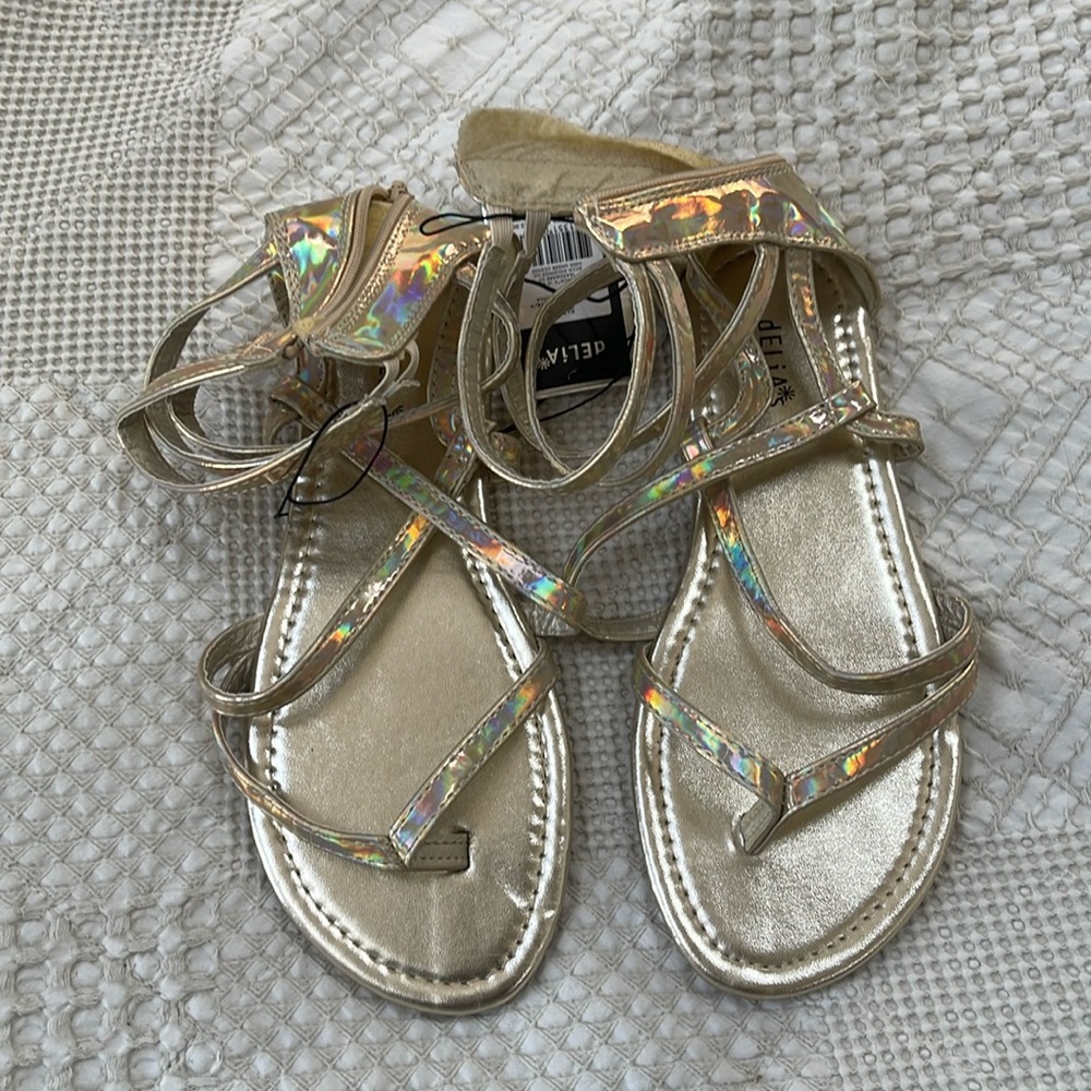 Delia’s size 7 Gold holographic sandals NWT